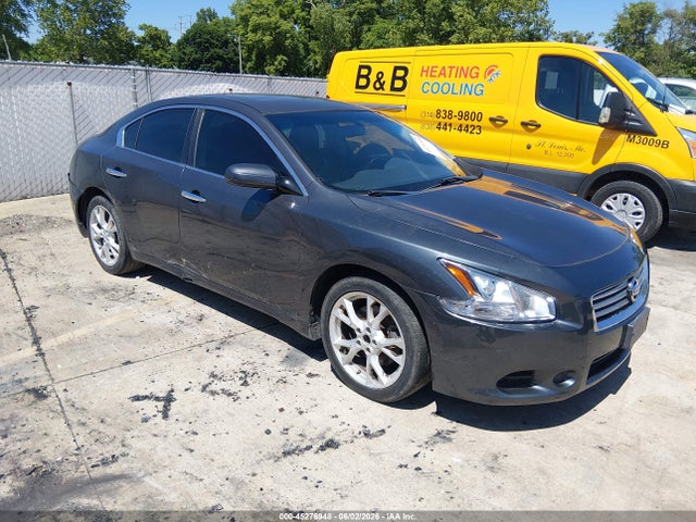 Salvage Nissan Maxima Image