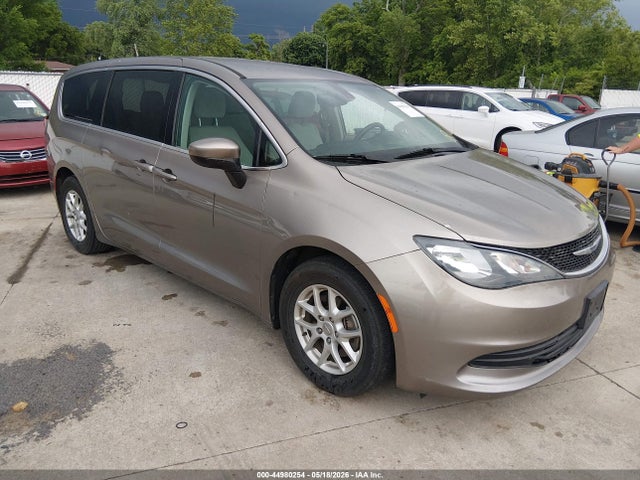 Salvage Chrysler Pacifica Image