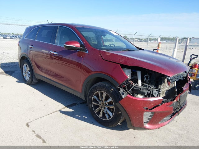 Salvage Kia Sorento Image