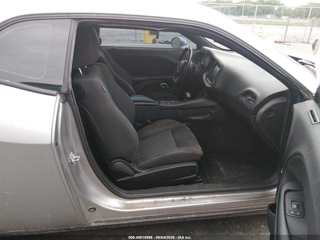 Dodge Challenger Sxt
