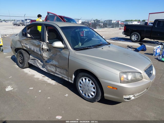 Salvage Hyundai ELANTRA Image