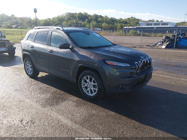 Salvage Jeep Cherokee Image