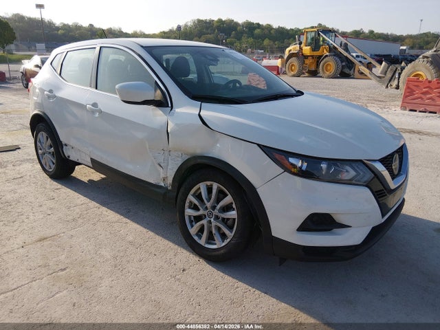 Salvage Nissan Rogue Image