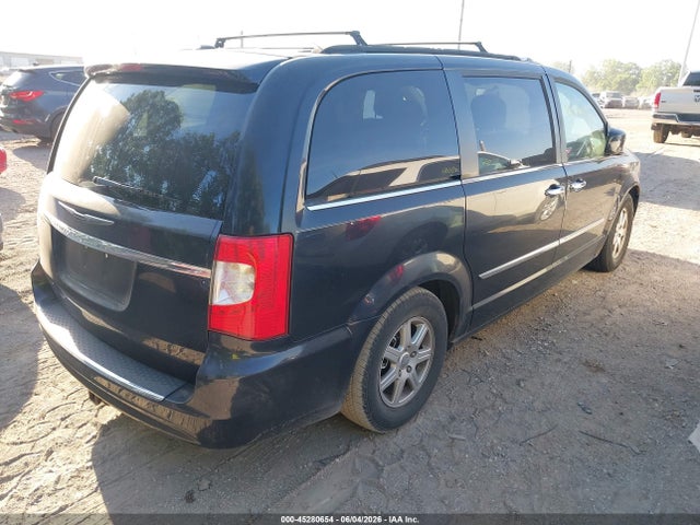 Chrysler Town & Country Touring