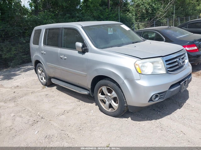 Salvage Honda Pilot Image