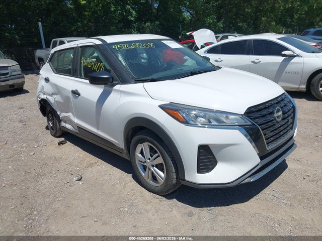 Salvage Nissan Kicks Image