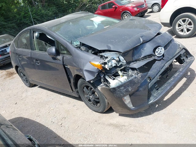 Salvage Toyota Prius Image