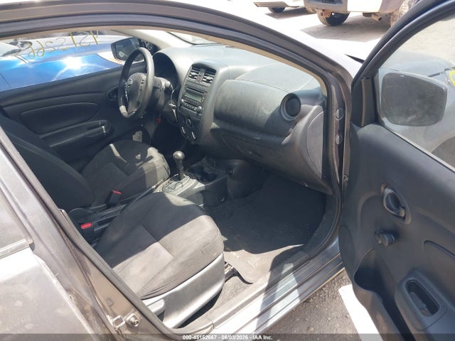 Nissan Versa 1.6 S+