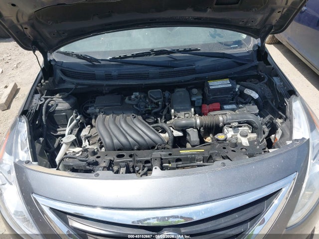 Nissan Versa 1.6 S+