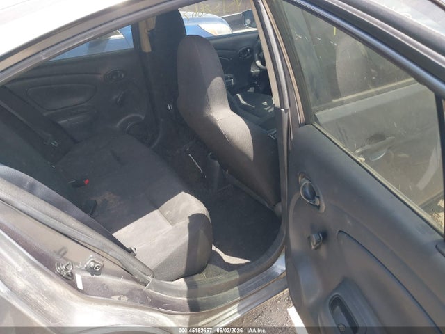 Nissan Versa 1.6 S+