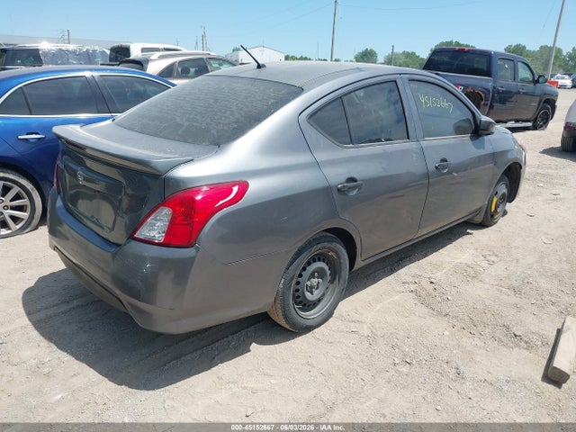 Nissan Versa 1.6 S+