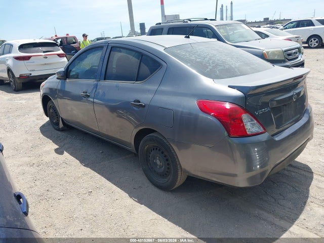 Nissan Versa 1.6 S+