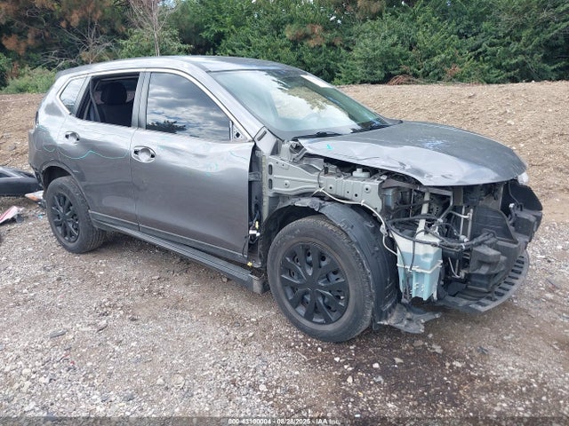 Salvage Nissan Rogue Image