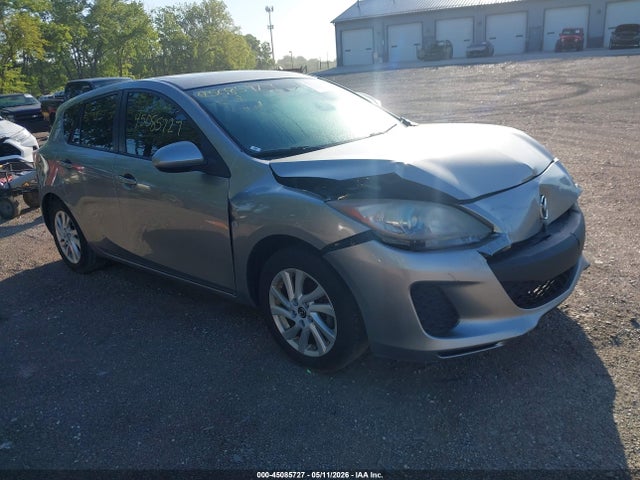 Salvage Mazda Mazda3 Image