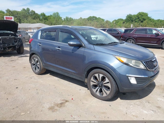 Salvage Kia Sportage Image