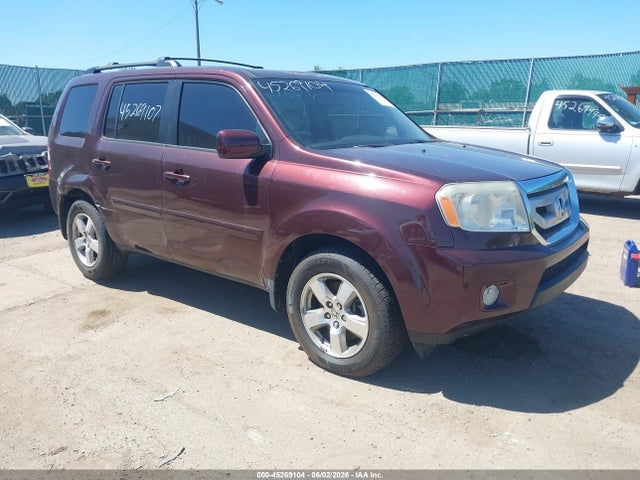 Salvage Honda Pilot Image