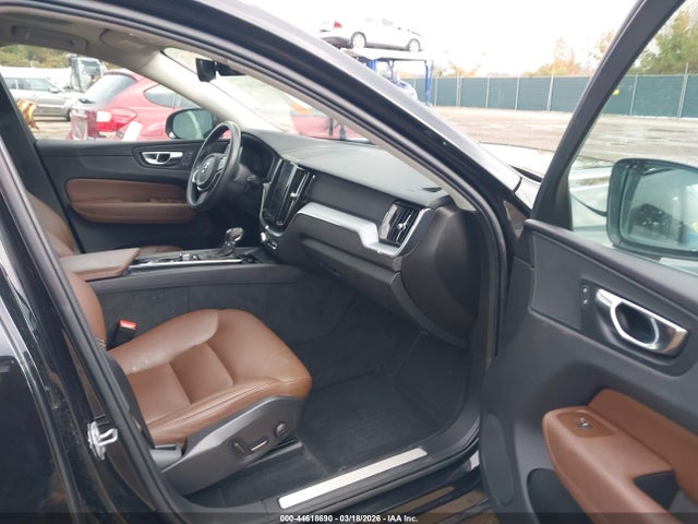 Volvo XC60 T5 Momentum