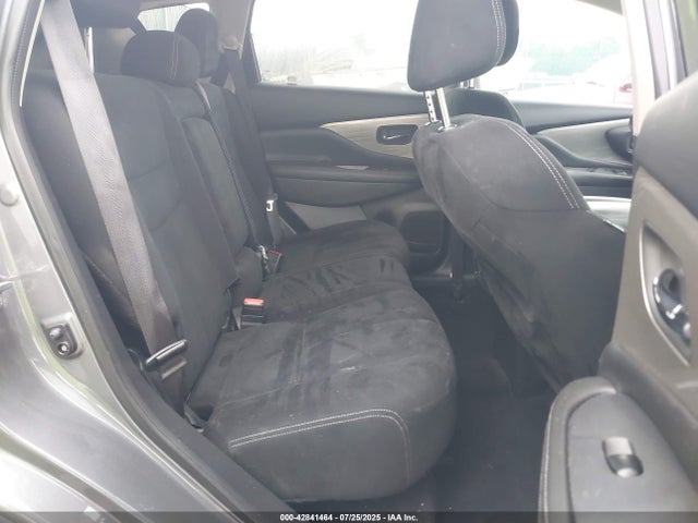 Nissan Murano S