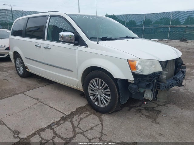 Salvage Chrysler Town & Country Image