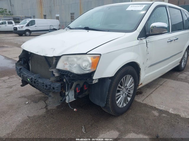 Chrysler Town & Country Touring-l