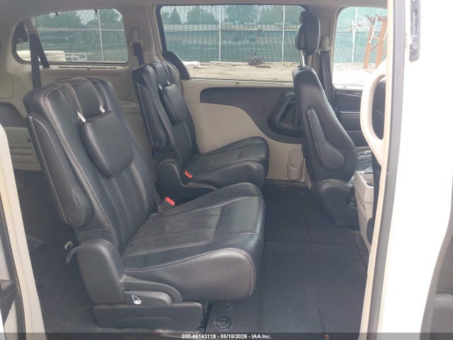 Chrysler Town & Country Touring-l