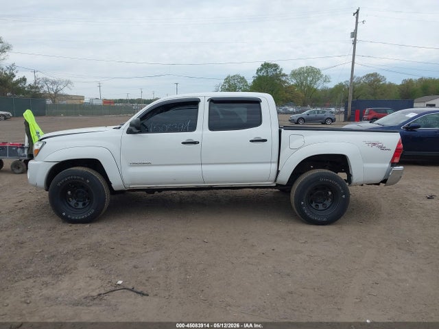 Toyota Tacoma Base V6