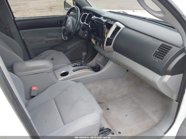 Toyota Tacoma Base V6