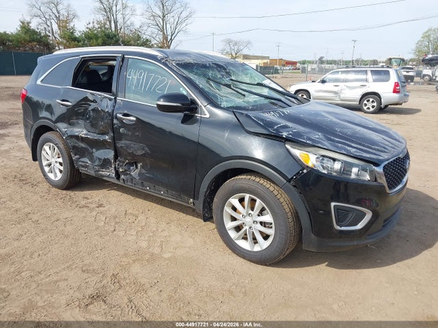 Salvage Kia Sorento Image