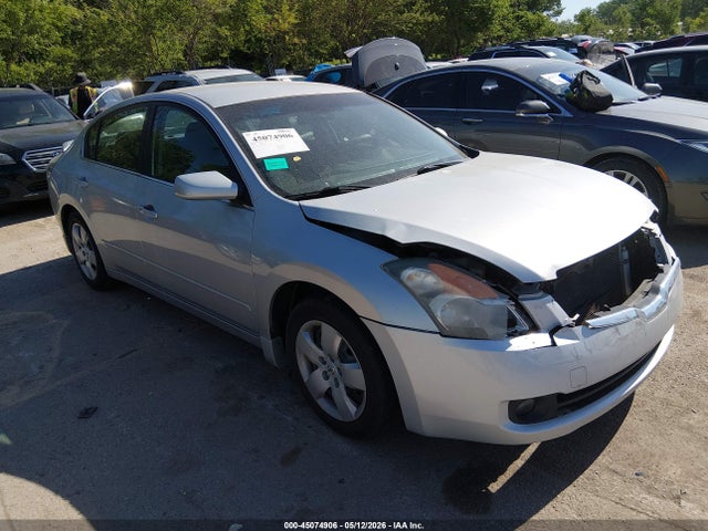Salvage Nissan Altima Image