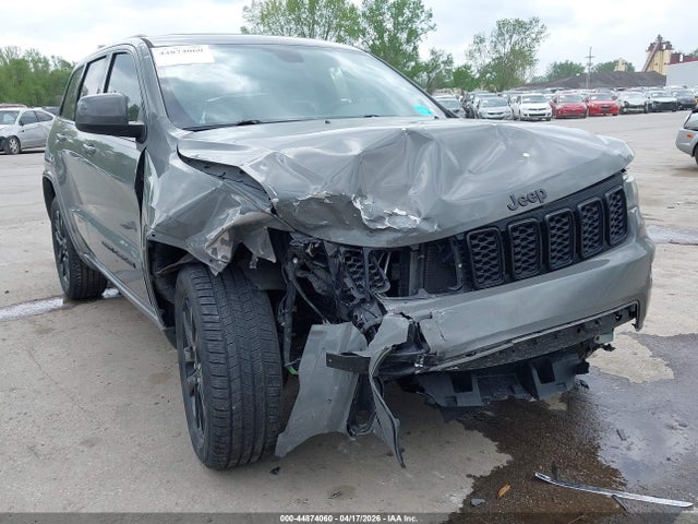 Salvage Jeep Grand Cherokee Image