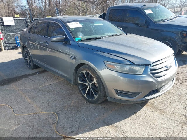Salvage Ford Taurus Image