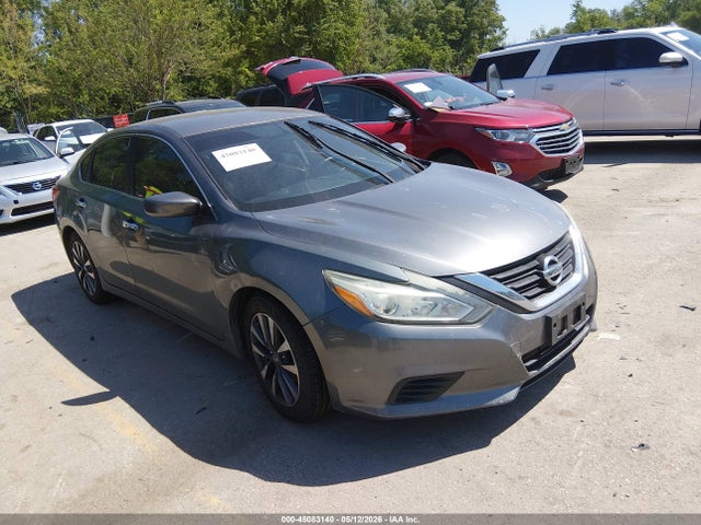 Salvage Nissan Altima Image