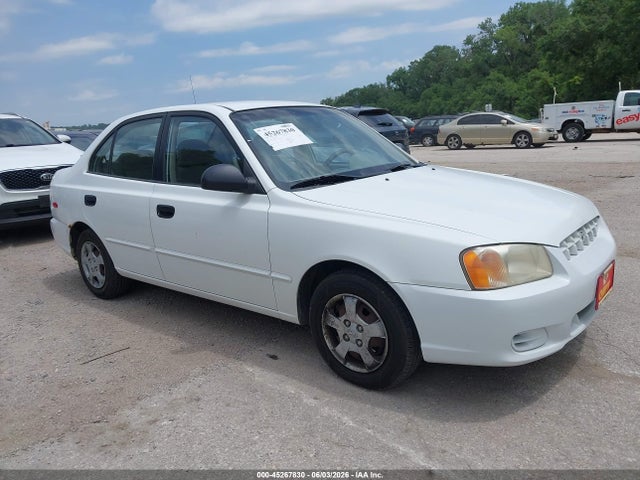 Salvage Hyundai ACCENT Image