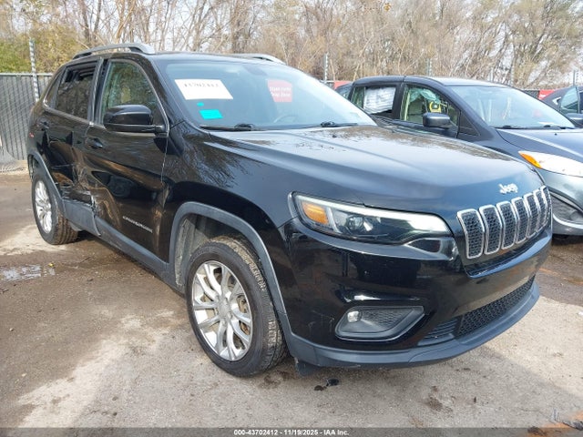 Salvage Jeep Cherokee Image