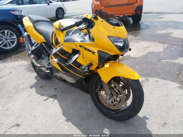 Salvage Honda Cbr600 Image