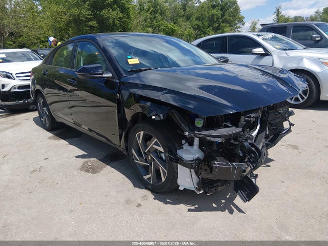 Salvage Hyundai ELANTRA Image