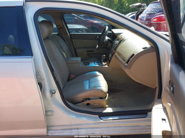 Cadillac STS V8
