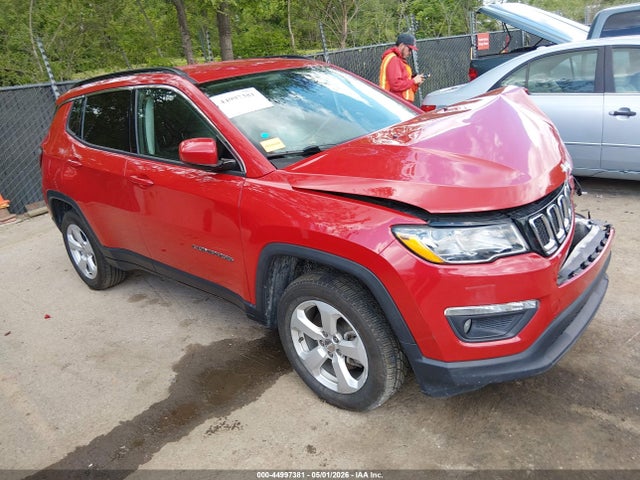 Salvage Jeep Compass Image