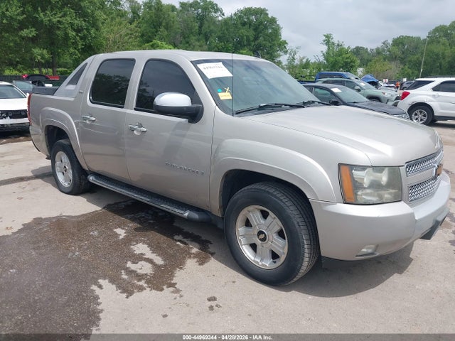 Salvage Chevrolet Avalanche 1500 Image