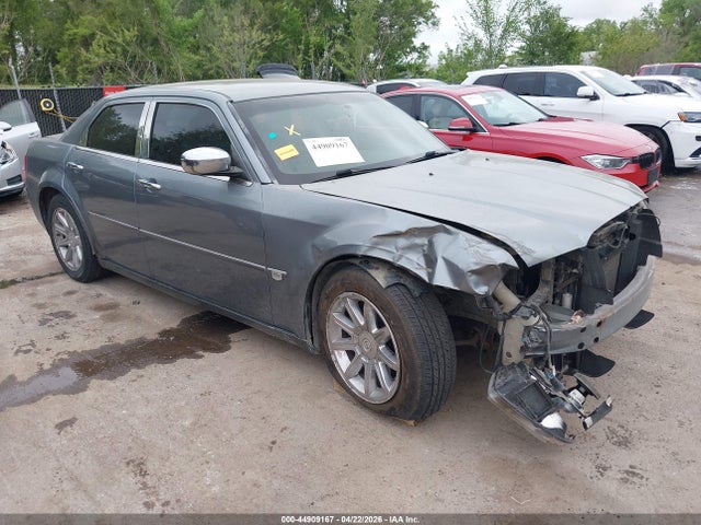 Salvage Chrysler 300c Image