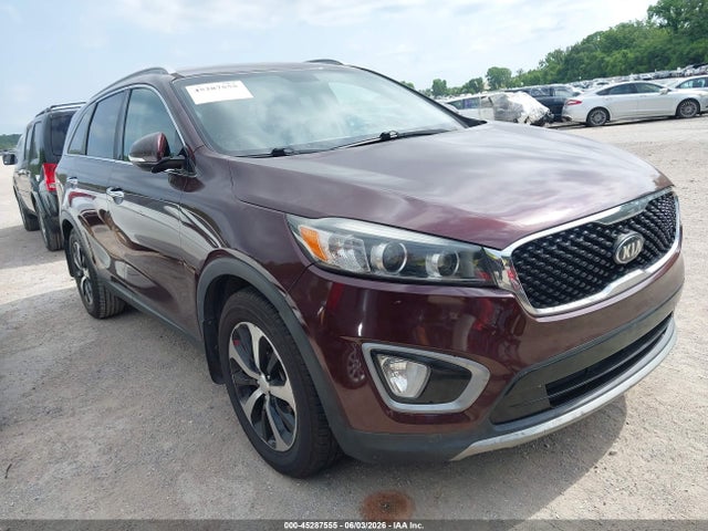 Salvage Kia Sorento Image