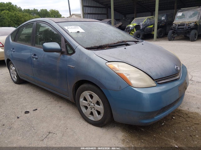 Salvage Toyota Prius Image