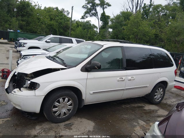 Chrysler Town & Country Touring