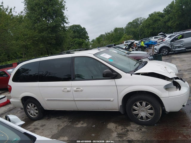 Chrysler Town & Country Touring