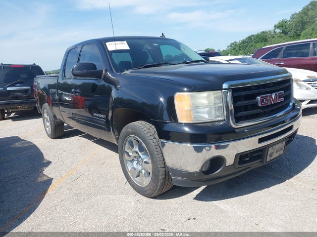 Salvage GMC Sierra 1500 Image