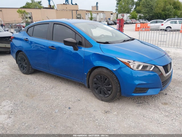 Salvage Nissan Versa Image