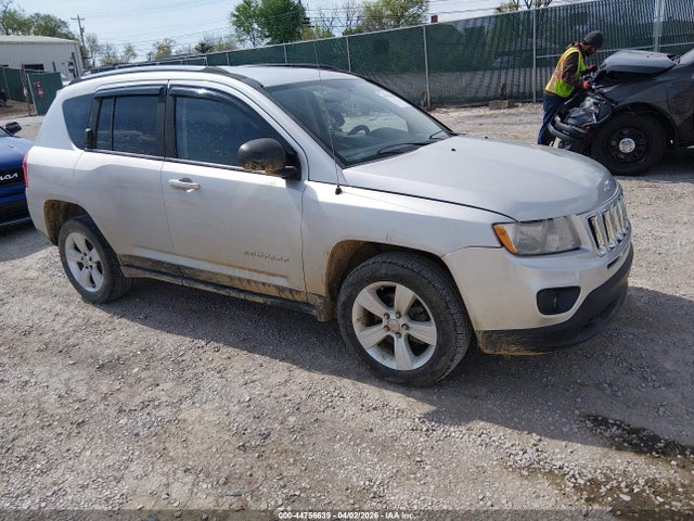 Salvage Jeep Compass Image