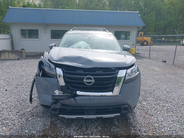 Nissan Pathfinder Platinum 4wd
