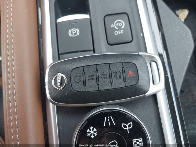 Nissan Pathfinder Platinum 4wd