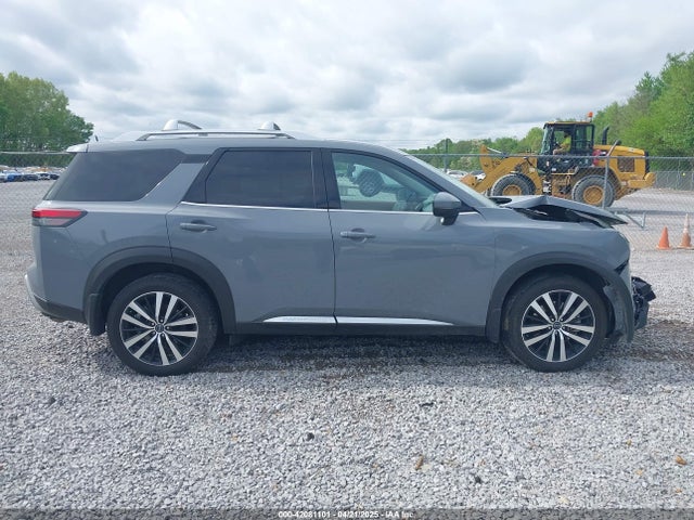 Nissan Pathfinder Platinum 4wd